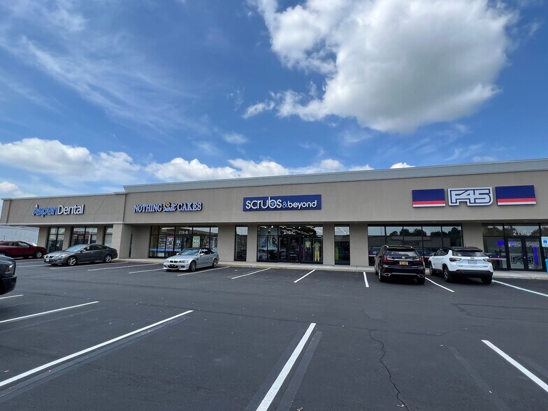 More Photos Of 214-230 Glen Cove Rd, Carle Place Freestanding For Lease