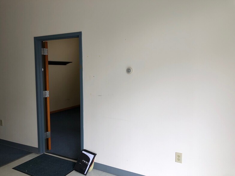 More Photos Of 203 S White Horse Pike, Waterford Works Medical For Lease