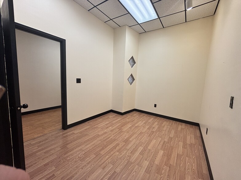 More Photos Of 409 N Grand Ave, Pueblo Office For Lease