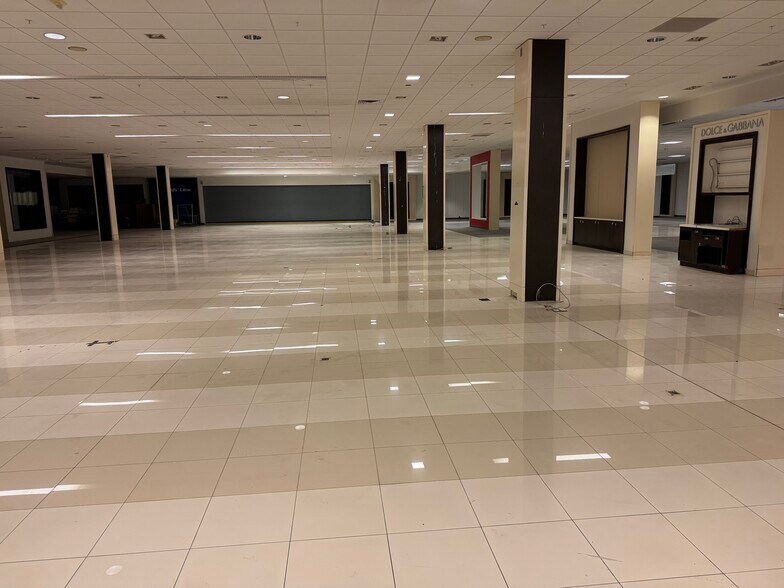 More Photos Of 1305-1401 W Esplanade Ave, Kenner Unknown For Lease
