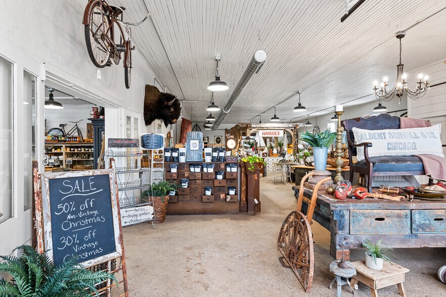 More Photos Of 219 Jefferson St, Waupaca Storefront Retail Office For Sale