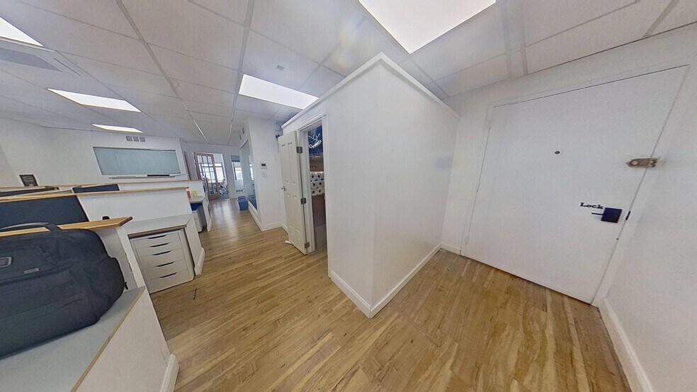 More Photos Of 120 W 31st St, New York Office For Lease