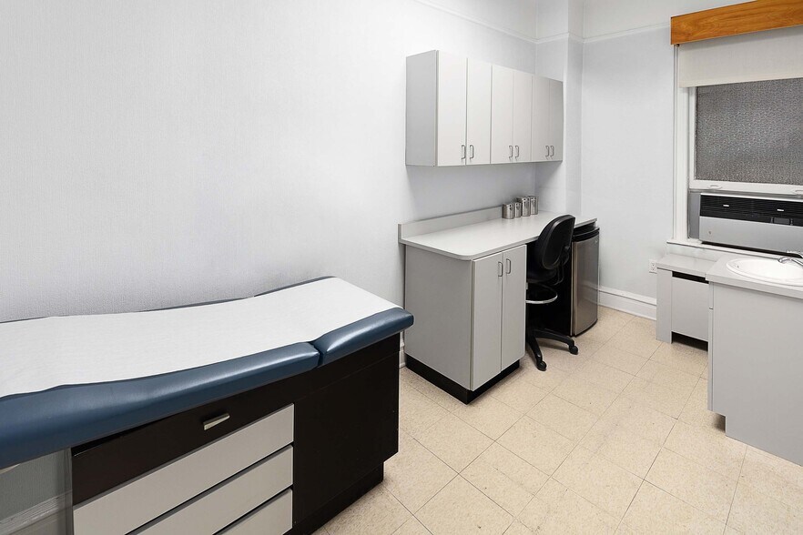 More Photos Of 885 Park Ave, New York Apartments For Lease