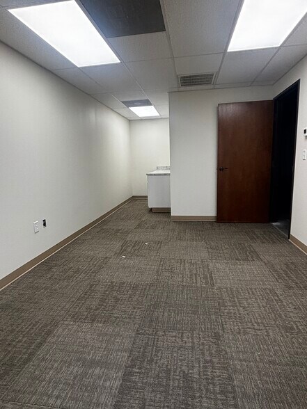 More Photos Of 3801 N Interstate 35, Denton Storefront Retail Office For Lease