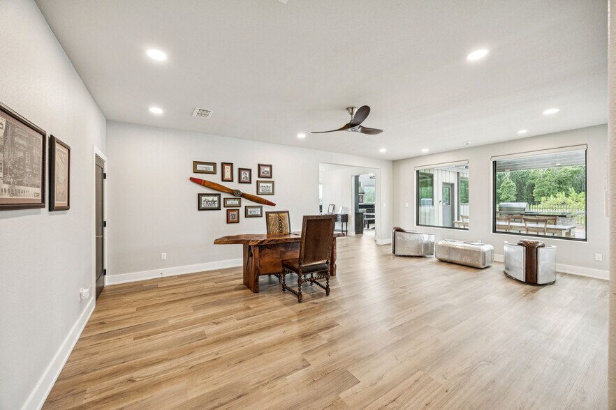 More Photos Of 863 VZ County Road 1508, Van Airplane Hangar For Sale