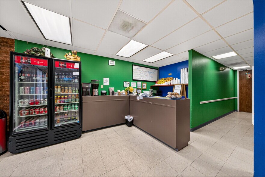 More Photos Of 6800 Park Ten Blvd, San Antonio Unknown For Lease