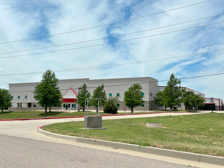 More Photos Of 6602 Newcastle Rd, Oklahoma City Warehouse For Sale