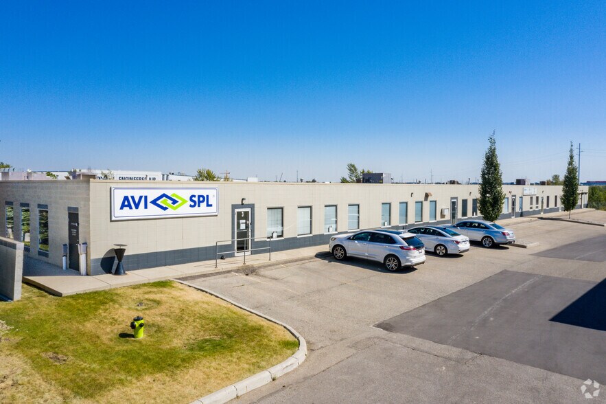 More Photos Of 5030 13th St SE, Calgary Warehouse For Lease