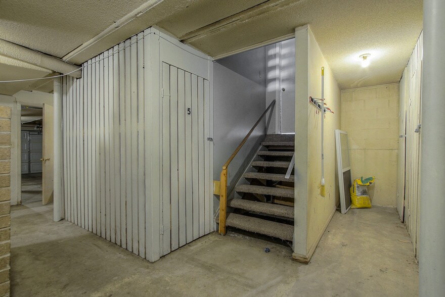 More Photos Of 7504 Wyoming St, Kansas City Apartments For Sale