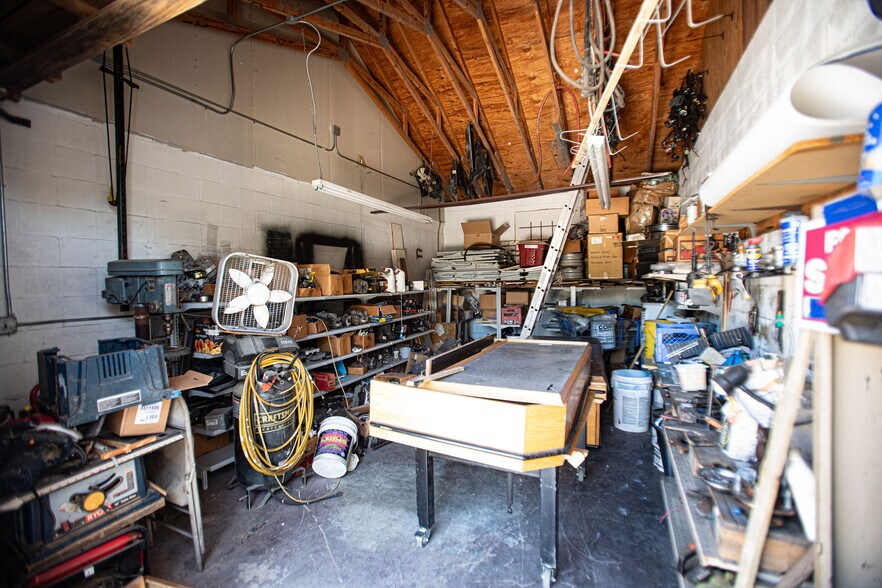 More Photos Of 14825 US Highway 19, Hudson Service For Sale