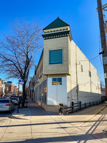 More Photos Of 2329 W Belmont Ave, Chicago Storefront Retail Residential For Lease
