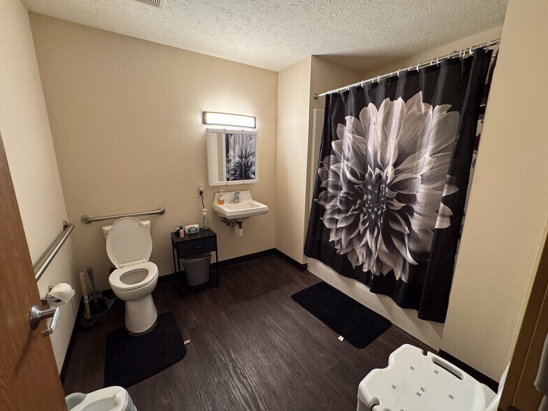 More Photos Of 243 E Main St, Alliance Apartments For Sale