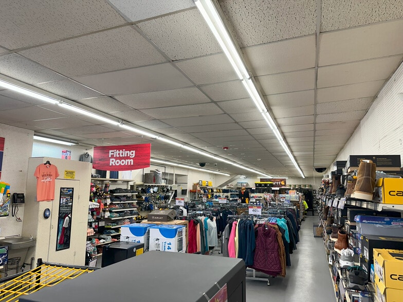 More Photos Of 232 E 1st St, Monticello Storefront Retail Office For Sale