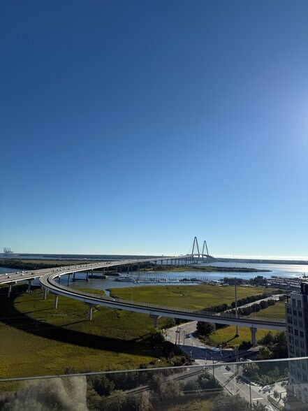 More Photos Of 850 Morrison Dr, Charleston Office For Lease