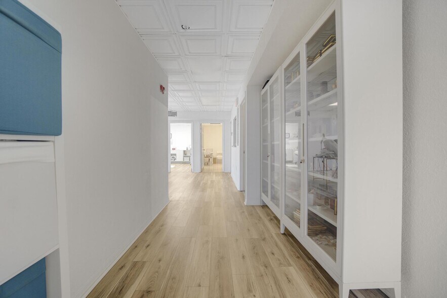 More Photos Of 1720 Harrison St, Hollywood Office Residential For Lease