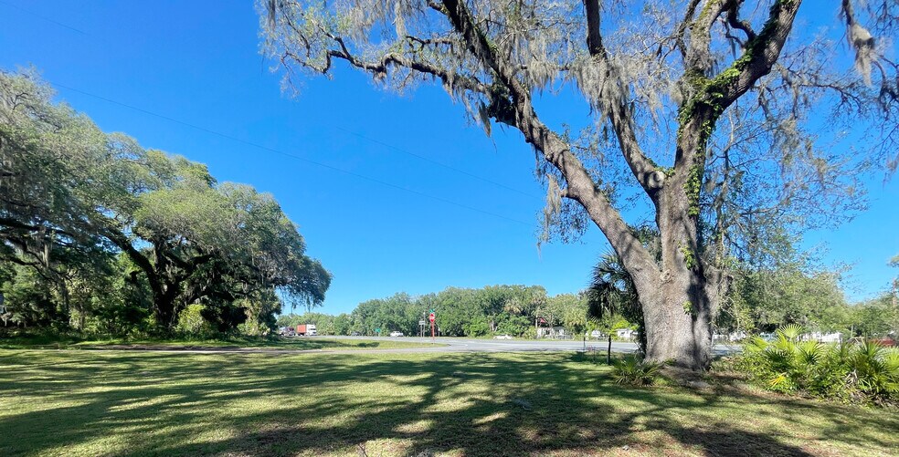 More Photos Of 21848 S County Road 325, Hawthorne Restaurant For Sale