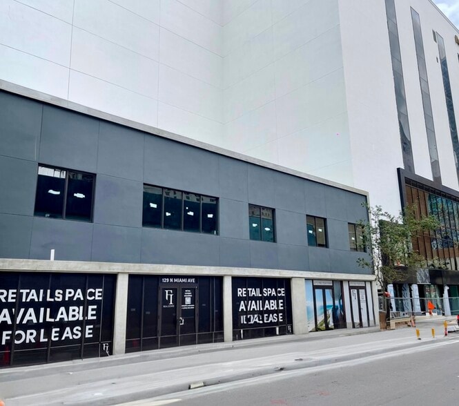 More Photos Of 129 N Miami Ave, Miami Restaurant For Lease