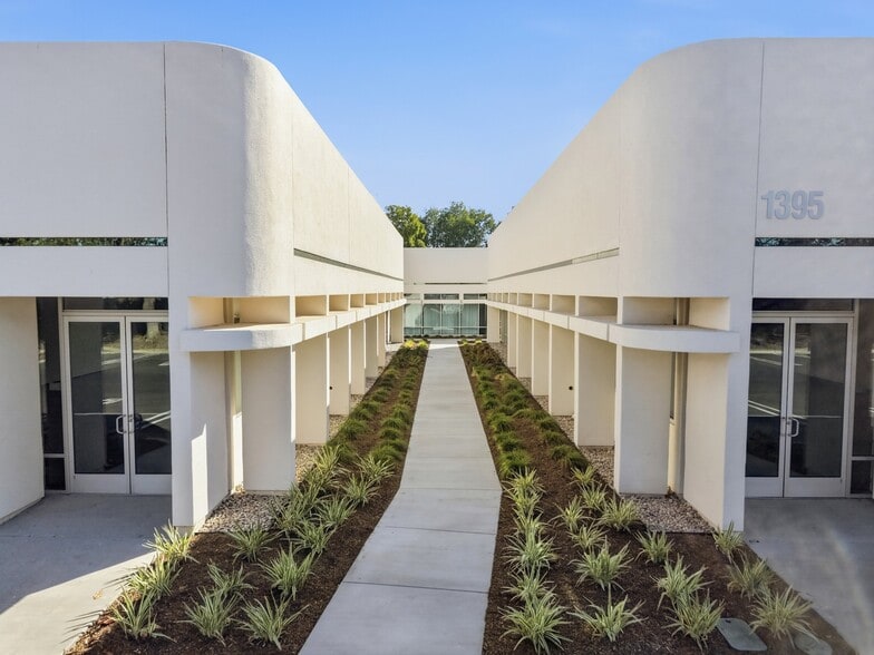 More Photos Of 1371 Warner Ave, Tustin Unknown For Lease