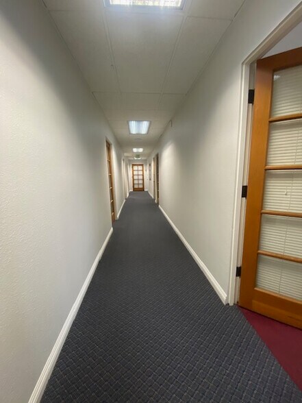 More Photos Of 17561 17th St, Tustin Office For Lease