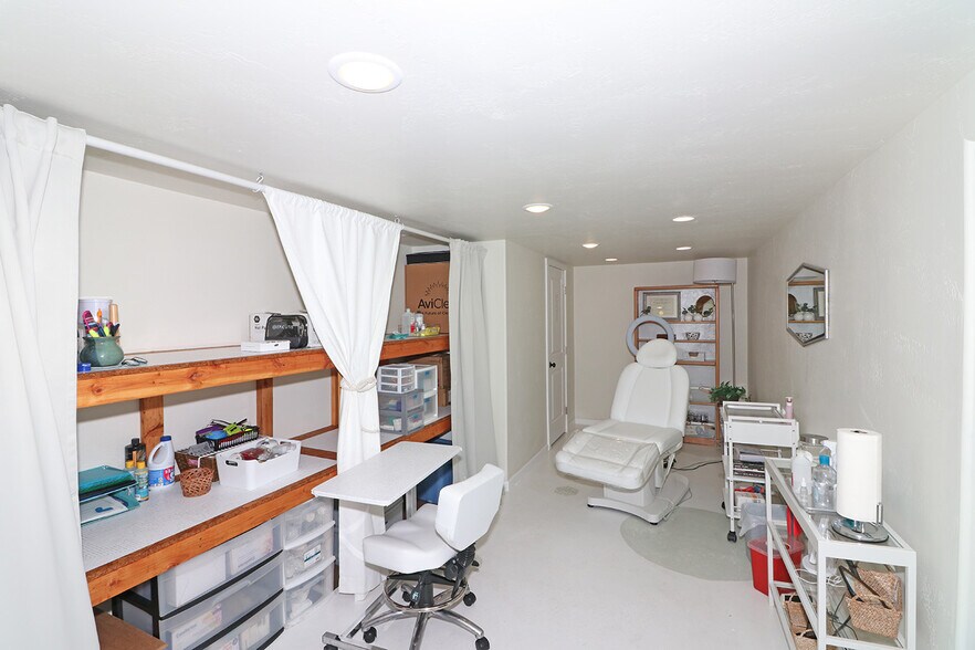 More Photos Of 403 Kennedy Ave, Grand Junction Medical For Sale