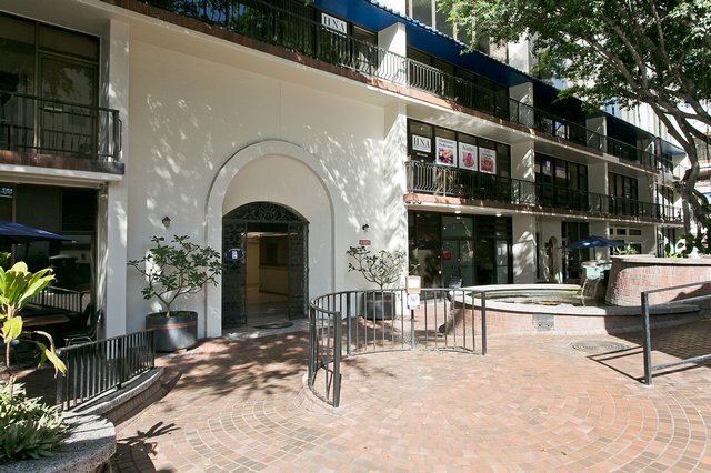 More Photos Of 438-444 Hobron Ln, Honolulu Office For Lease