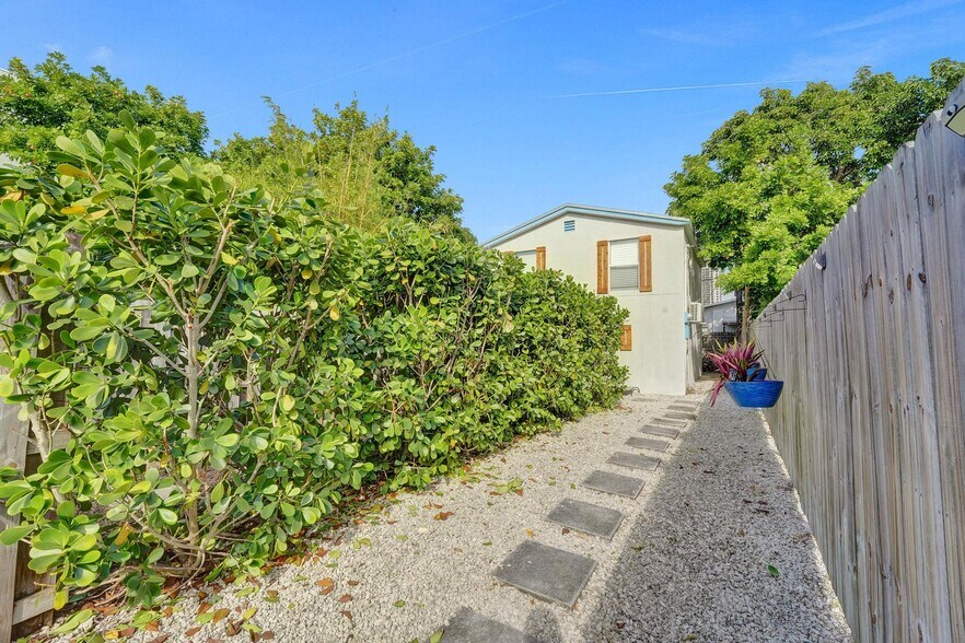 More Photos Of 301 SW 9th St, Fort Lauderdale Apartments For Sale