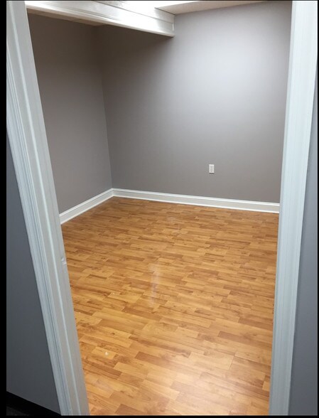 More Photos Of 28 Liberty St, Westminster Apartments For Lease
