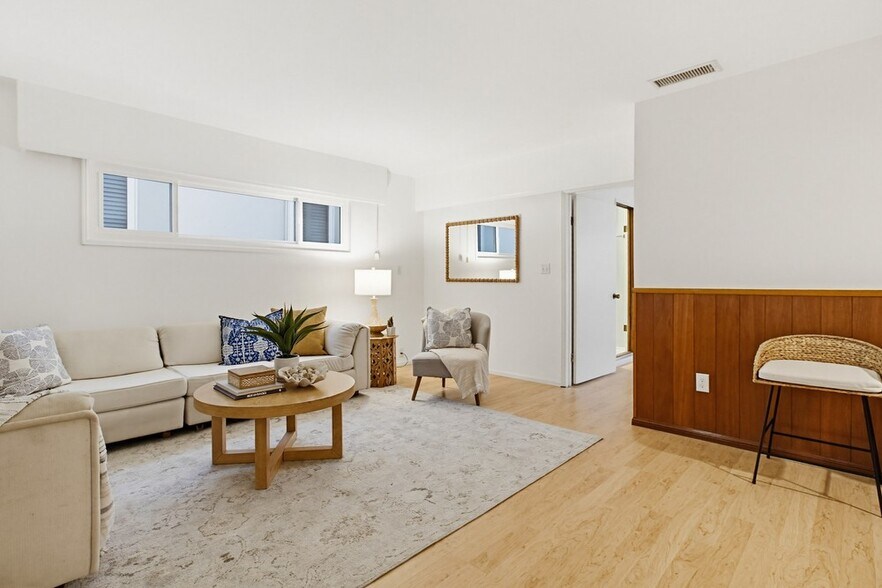 More Photos Of 829 Avalon Ct, San Diego Apartments For Sale