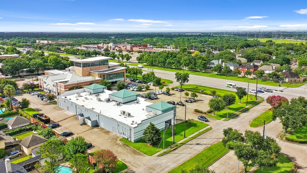 More Photos Of 4403-4411 Highway 6, Sugar Land Storefront For Sale