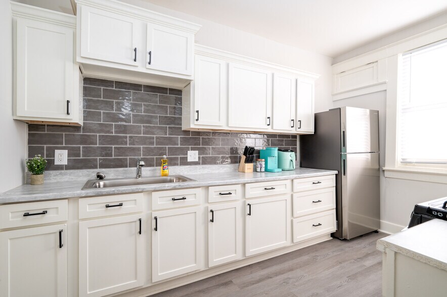 More Photos Of 60 N Willett St, Memphis Apartments For Sale