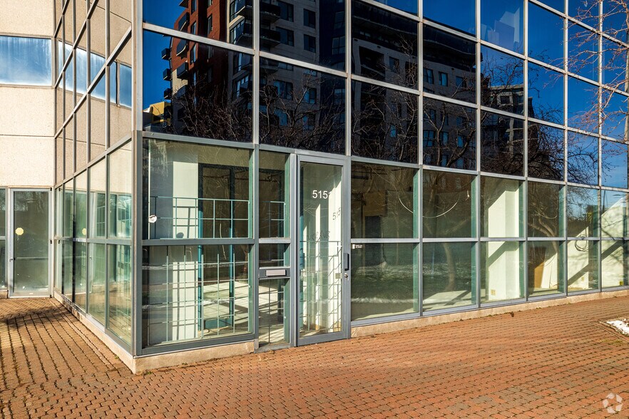 More Photos Of 5101-5151 Rue Buchan, Montréal Office For Lease