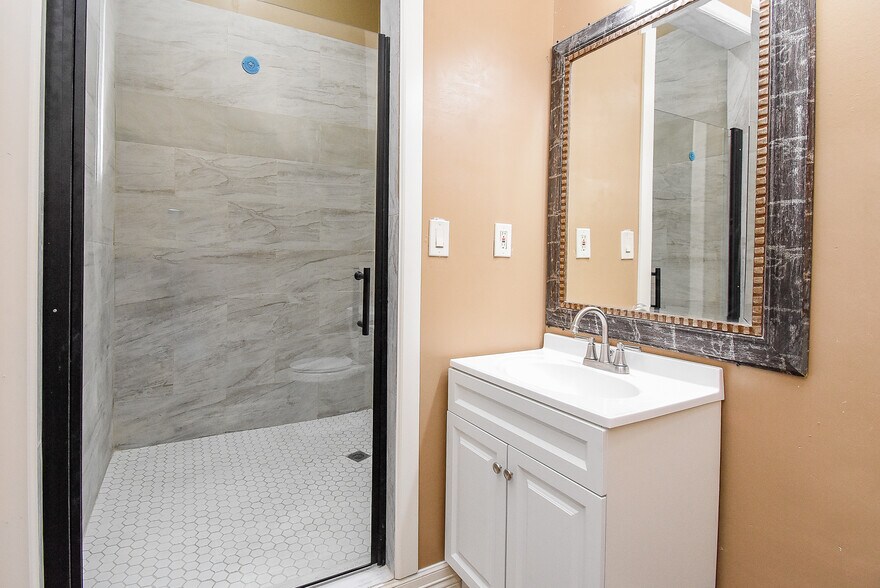 More Photos Of 9527 Ponderosa Ln, Houston Medical For Lease