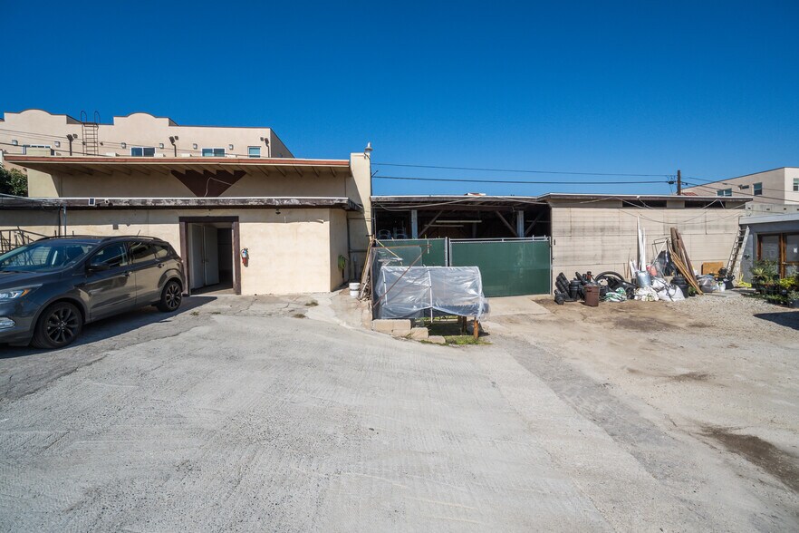 More Photos Of 3001 N North Coolidge Ave, Los Angeles Land For Sale