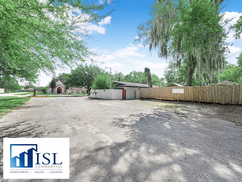 More Photos Of 1400 S Park Ave, Sanford Medical For Sale