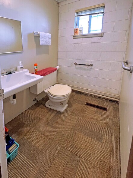 More Photos Of 195 Elm St, Blackfoot Office For Sale