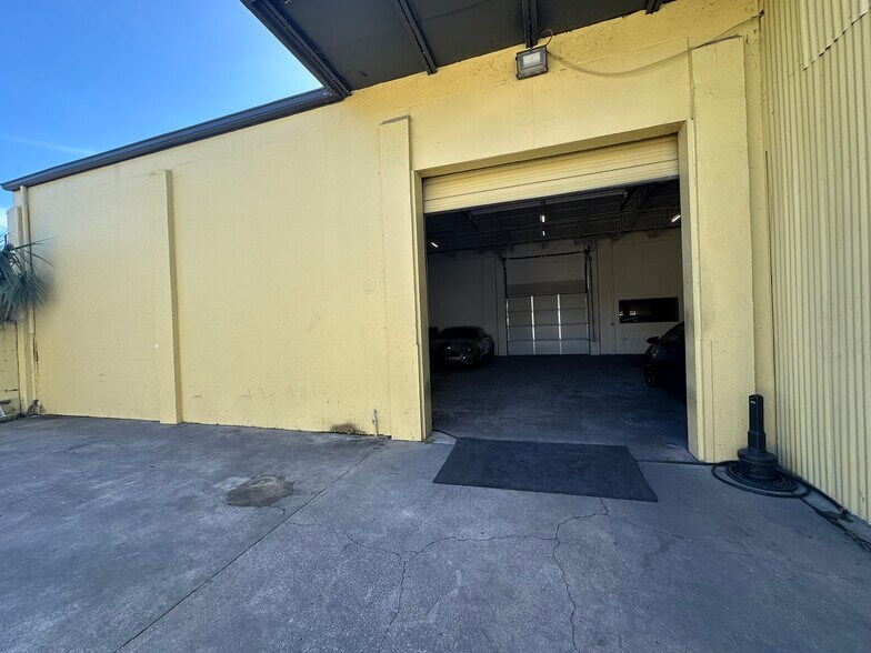 More Photos Of 4315 E Columbus Dr, Tampa Warehouse For Sale