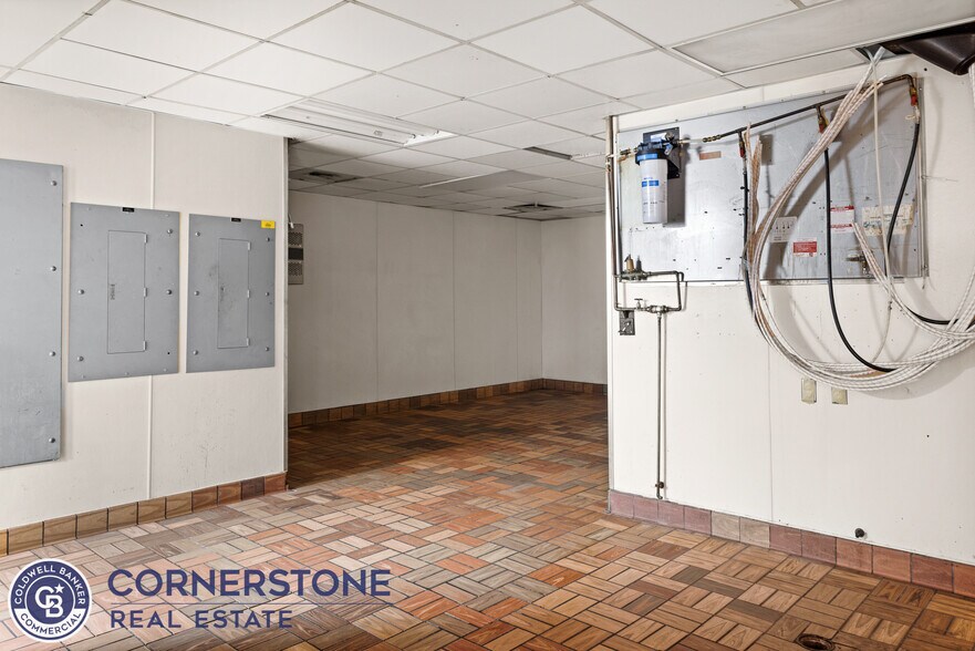 More Photos Of 900 Pronghorn St, Casper Restaurant For Sale