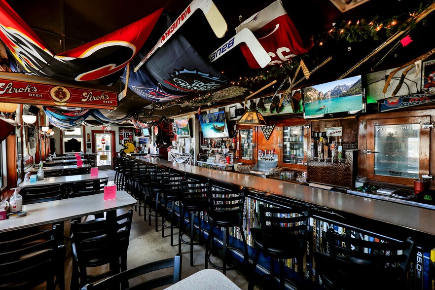 More Photos Of 2926 N Monroe St, Spokane Bar For Sale