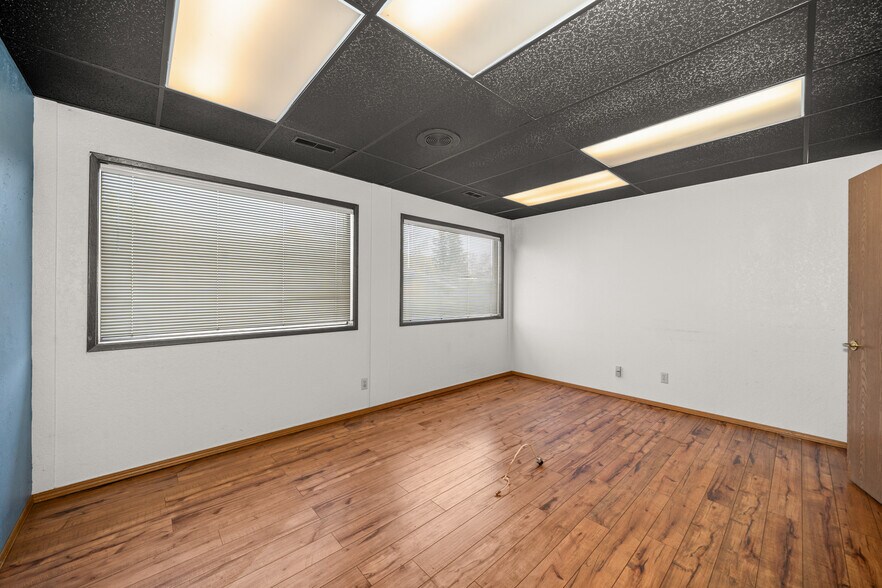 More Photos Of 1211 W Northwest Blvd, Spokane General Retail For Sale