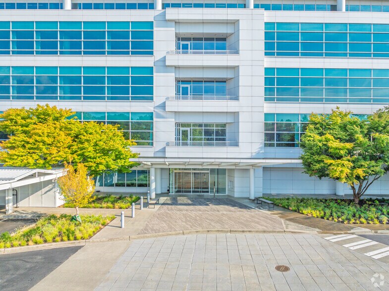 More Photos Of 1901 Oakesdale Ave SW, Renton Office For Lease