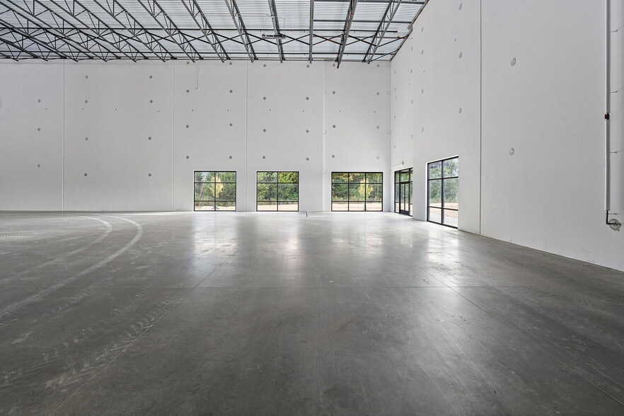 More Photos Of 100 Spontex Dr, Columbia Warehouse For Lease