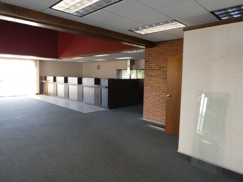 More Photos Of 10225 Chapman Hwy, Seymour Medical For Lease