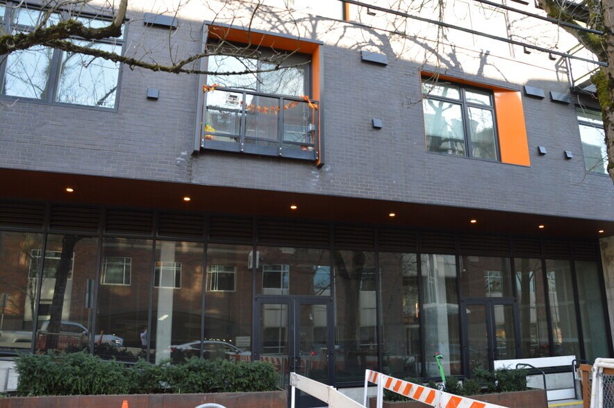 More Photos Of 4218 Roosevelt Way NE, Seattle Apartments For Lease