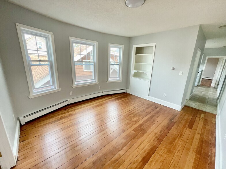 More Photos Of 87 Webster St, Haverhill Apartments For Sale