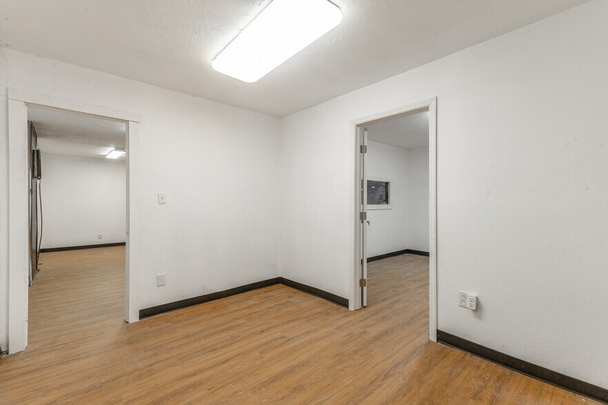 More Photos Of 360 Carbondale Rd SW, Dalton Warehouse For Lease