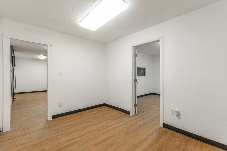 More Photos Of 360 Carbondale Rd SW, Dalton Warehouse For Lease