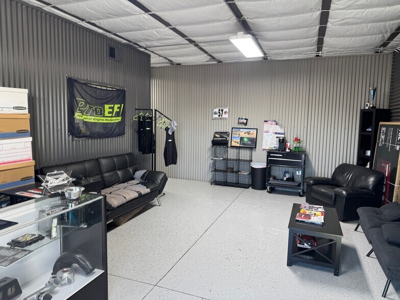 More Photos Of 12405 W Glendale Ave, Glendale Industrial For Sale