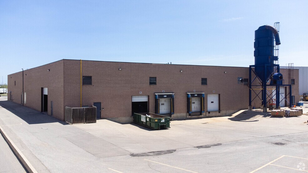 More Photos Of 1500 Creditstone Rd, Vaughan Warehouse For Lease
