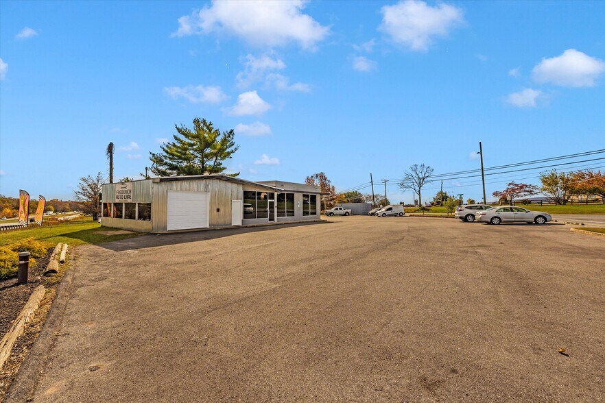 More Photos Of 9827 Hansonville Rd, Frederick Auto Repair For Sale