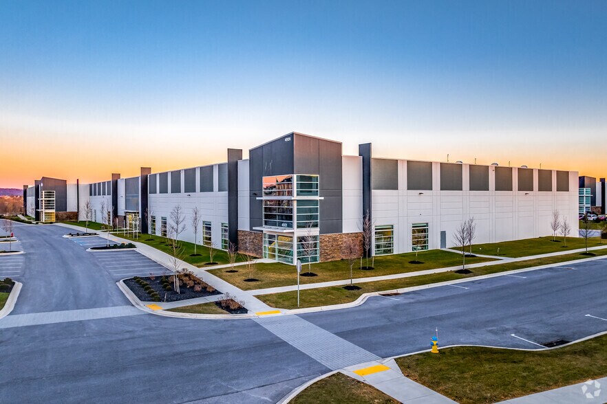 More Photos Of 4931 Executive Ct S, Frederick Unknown For Lease